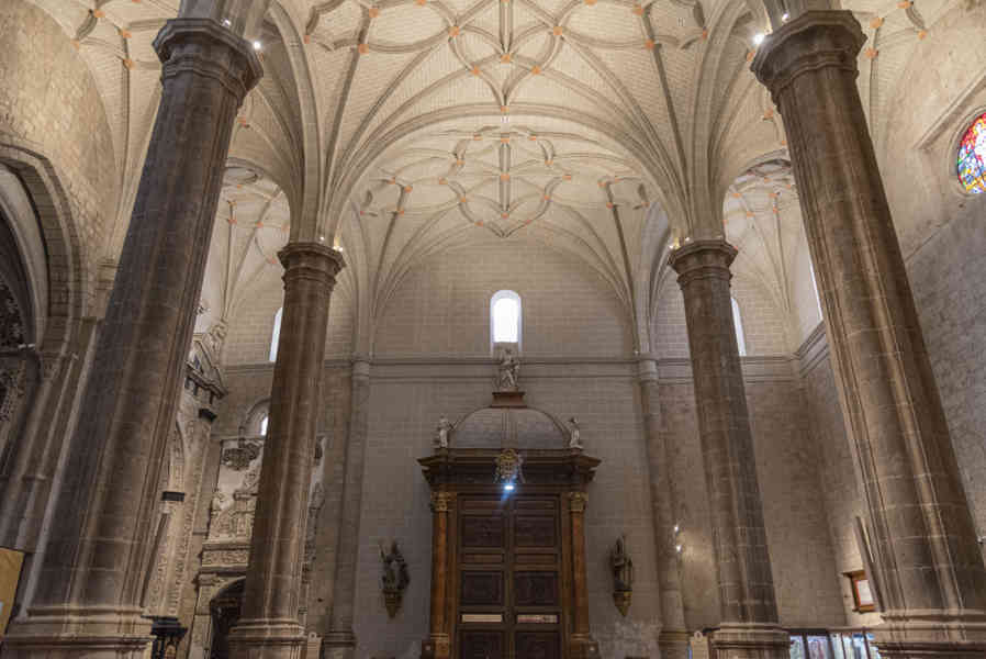 Zaragoza - Daroca 13 - basílica Santa María de los Sagrados Corporales.jpg